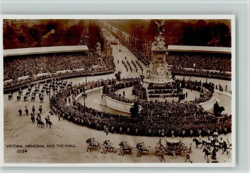 King George VI und Queen Elizabeth were crowned 1937 - Victoria Memorial Foto AK