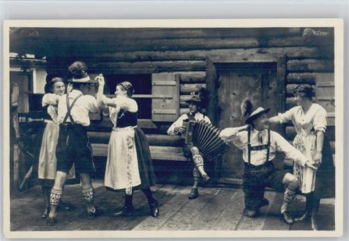 Trachtengruppe Tanz - Akkordeon Spieler, Foto 1936 AK
