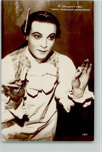 R. Valentino in Dans Monsieur