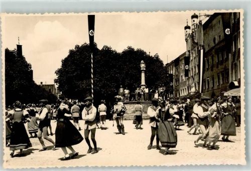 Burghausen Historisches Tanzspiel Hakenkreuzfahnen WK II AK