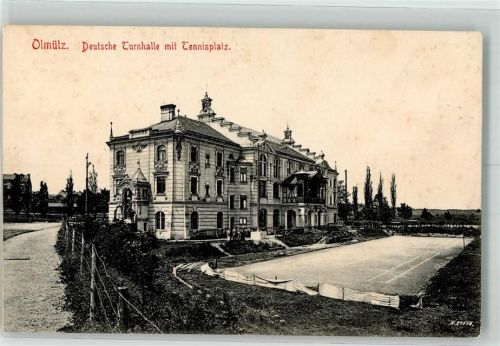 Olomouc Deutsche Turnhalle mit Tennisplatz