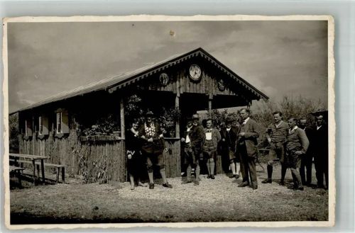 Moosburg Hütte Schießscheiben Bayr. Tracht Gruppenbild Foto AK Reißnagelloch