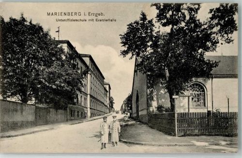 Marienberg Unteroffizierschule mit Exerzierhalle Soldaten