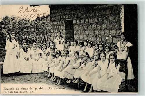 1908 Escuela de ninas des pueblo Candelaria