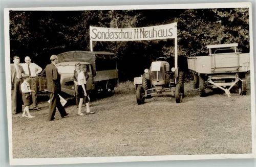 Sonderschau H. Neuhaus Traktor