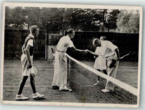 Adel Niederlande König Gustav beim Tennis