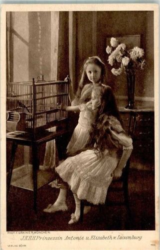 1910 Prinzessin Antonie + Elisabeth am Vogelkäfig