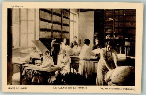 Paris La Lingerie Armee du Salut Le Palais de la Femme Nähmaschine