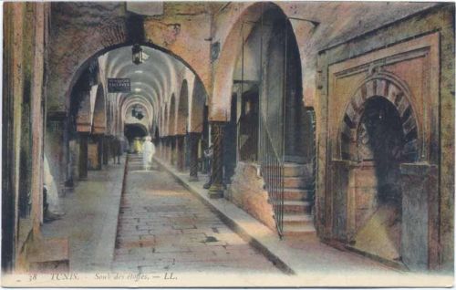 um 1910/20 Tunis, Tunesien, Afrika, Souk des etoffes, Markthalle AKU1