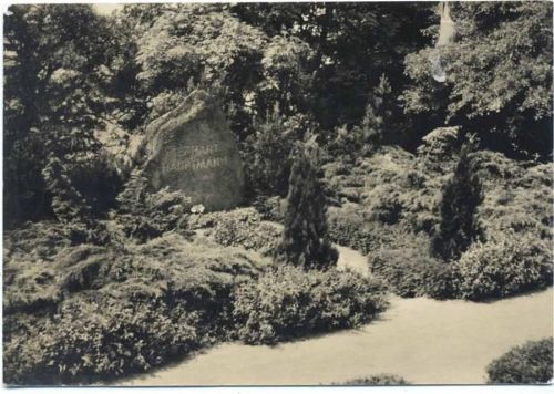 18565 O2359 Kloster 1966 - Kloster a. Hiddensee, Grabstätte von Gerhart Hauptmann.,H. Sander K.G. AKU1