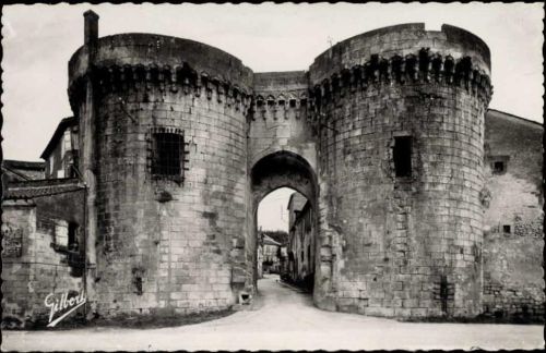 um 1950/60 Cognac, Frankreich, Gefängnistürme, Schloß,A. Gilbert