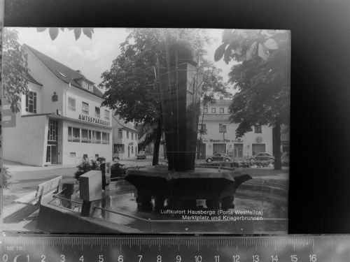 Hausberge Marktplatz u. Kriegerbrunnen