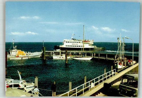List Hafen mit Seenotrettungskreuzer und Fähre