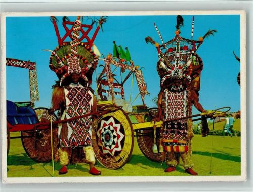 Kapstadt Zulu Männer prachtvoll geschmückt AKU2