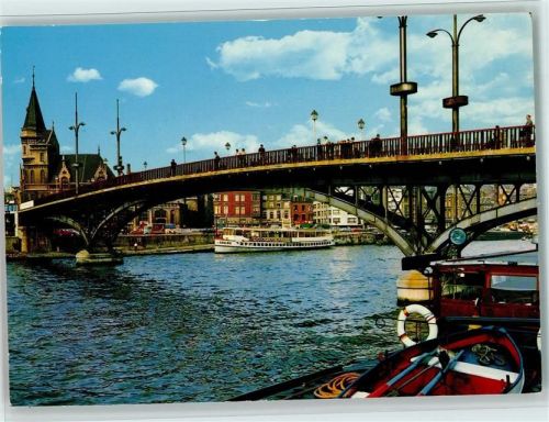 Liege Schiffe am Hauptpostamt