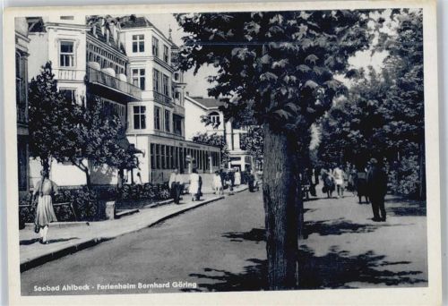 Ahlbeck Ferienheim Straße Fußgänger Baum