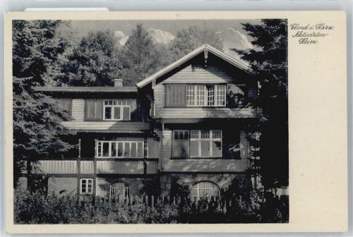 Elend Baum Haus