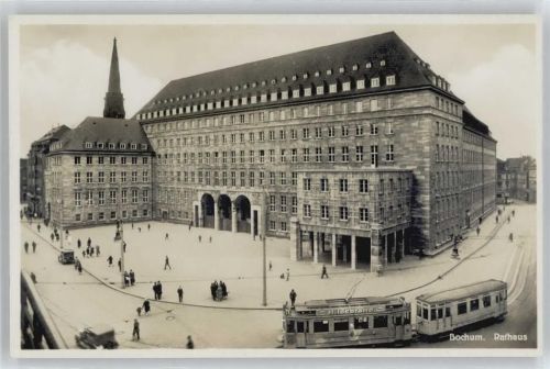 Bochum Rathaus, Straßenbahn