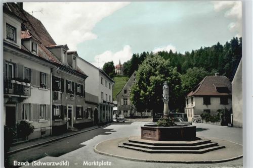 Elzach Marktplatz Brunnen