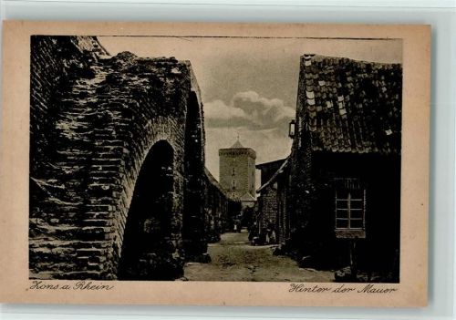 Zons Hinter der Mauer