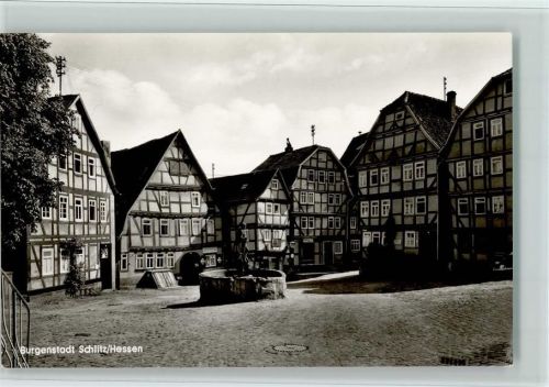 Schlitz Marktplatz Fachwerkhäuser Brunnen