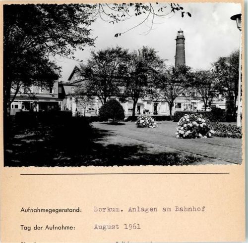 Borkum Anlagen am Bahnhof Leuchtturm Foto montiert auf Karton