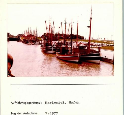 Harlesiel Hafen Foto montiert auf Karton