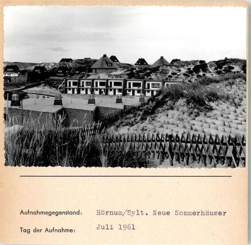 Hörnum Neue Sommerhäuser Foto montiert auf Karton