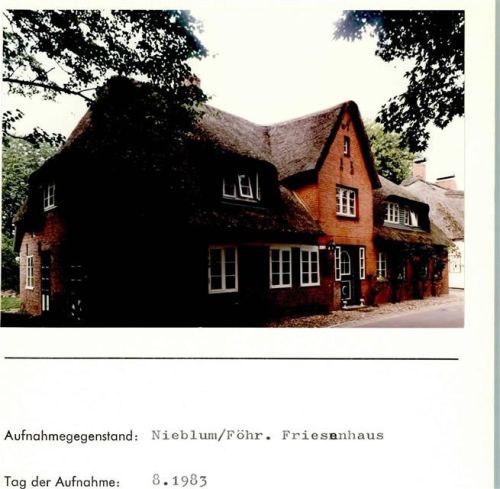 Nieblum Friesenhaus Foto montiert auf Karton