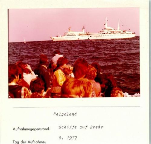 27498 W2192 Helgoland FOTO KEINE AK Schiffe auf Reede Foto montiert auf Karton