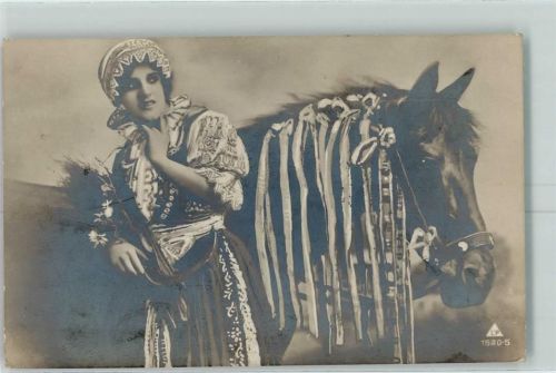 Frau Tracht Pferd