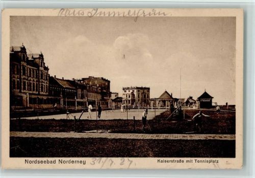 Norderney Kaiserstraße mit Tennisplatz