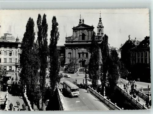 Ljubljana 1968 Partie bei der Kirche, Omnibus AK