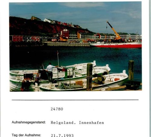 Helgoland Innenhafen Foto montiert auf Karton
