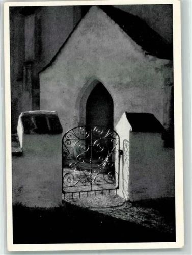 Dachau Eingang einer alten Dorfkirche im Dachauer Moor