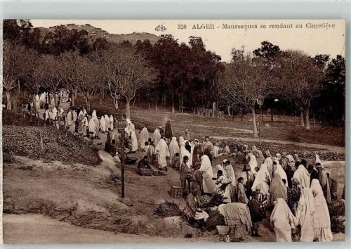 Alger 1925 Mauresques se rendant au Cimetiere - Friedhof