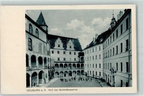 Neuburg Hof der Schlosskaserne