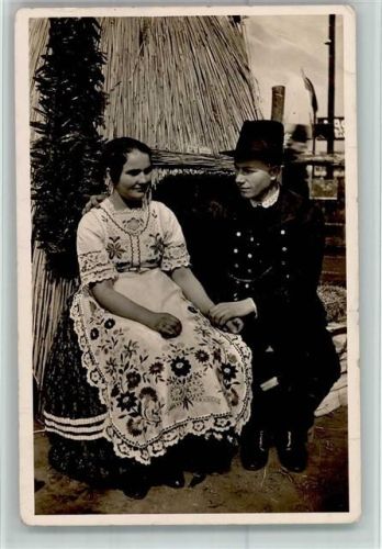 1933 Trachten - Junges Ehepaar aus Kalocsa AK
