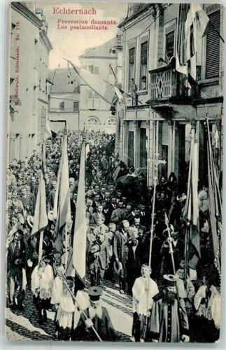 Echternach Procession dansante les psalmodiants