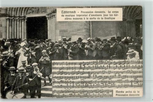 Echternach Procession dansante le Corps de musique improvise d`amateus Geige