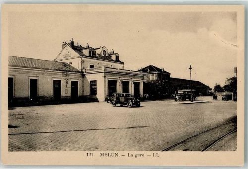 Melun Bahnhof Auto Omnibus Oldtimer