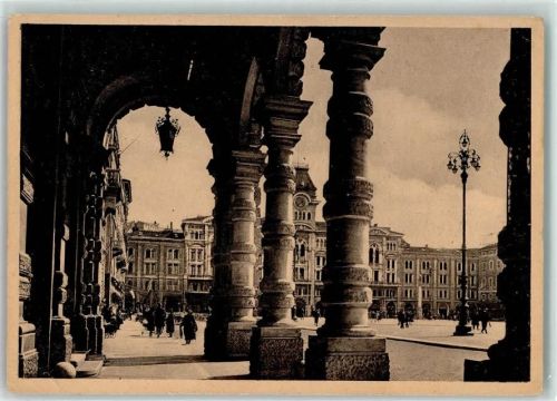 Trieste / Triest / Trst Piazza Unita d´Italia
