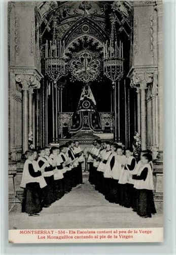 Montserrat Klosterschüler beim Gesang am Fuß der Jungfrau Los Monaguillos cantando al pie de la virgen Innenaufnahme