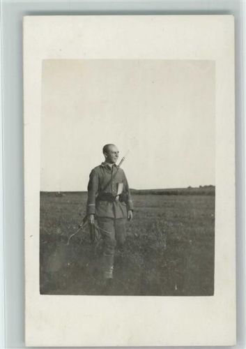 Jäger Förster auf der Wiese Foto ca 1925 AK