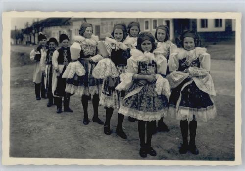1938 Nr. 620 Moravske kroje - Mädchengruppe - Kleidung mit Spitzen - Foto AK
