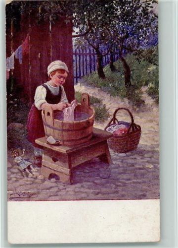 1916 Große Wäsche - Puppe liegt am Boden , Mädchen am Waschtrog