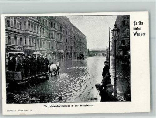 Berlin Mitte Überschwemmung in der Yorkstraße