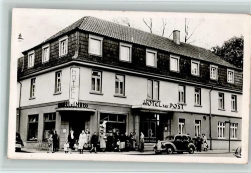 Seesen Hotel zur Post , Schnellimbiss, viele Menschen, Auto - Bahnpost Braunschweig-Kreiensen Zug 776, 15.4.58