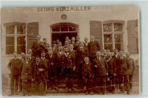 88239 W7988 Weiler im Allgäu 1916 Gebrauchsspuren Gasthaus Georg Kurzmüller Gruppenaufnahme Ort lt. Stempel