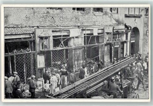 Wien Zerstörte Front des Herold-Hauses Strozzigasse 8